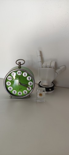 Réveil ancien vert