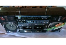 boombox Lasonic L30 a vintage stereo radio recorder from the 80s