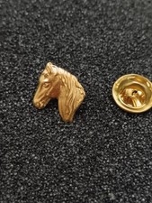 Pin's Pins Pin Enamel 56 Gold Metal 2D Animals Horse Head 