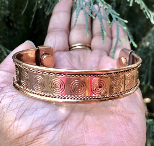 Bracelet manchette magnétique