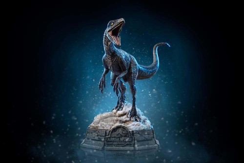 Statue iron studios - studios, blue