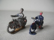 Lot de 2 anciens jouets moto