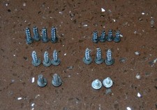 KIT COMPLET DE VIS DE MONTAGE ENCEINTE BOSE 301-II MUSIC MONITOR .