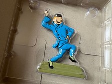 Figurine relief métal plat