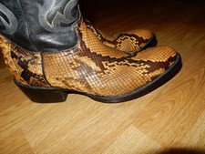 santiags en python, taille 43.