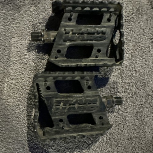 Team haro plastic pedals - plastic, old