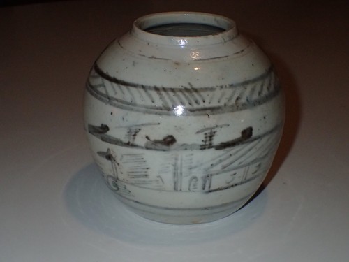 Ancien petit pot a - et,