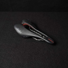 Selle Italia SLR Superflow Carbon saddle - WORLDWIDE SHIPPING