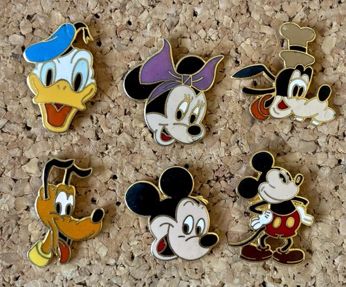 Lot série pins - série, 6
