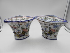 RAVISSANTE PAIRE DE PIQUE FLEURS EN FAIENCE DESVRES FOURMAINTRAUX  SIGNEE