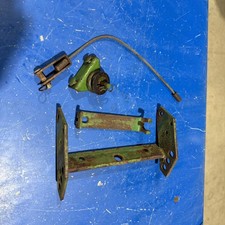 JOHN DEERE 110 112 ROUND FENDER REAR LIFT CABLE , PULLEY , MOUNT BRACKET AM30222