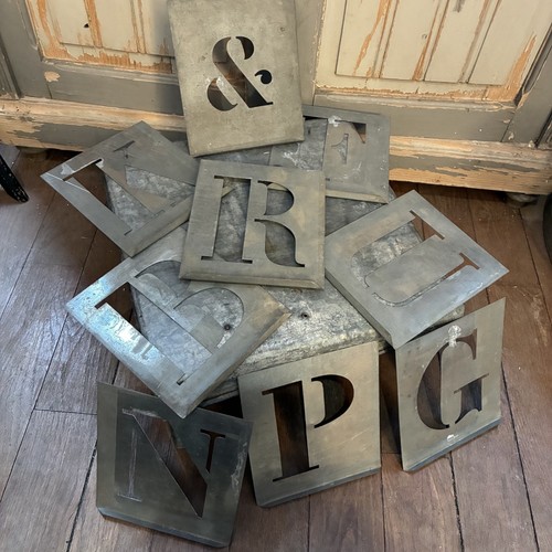 Lot lettres pochoirs - ,