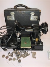 Singer Black 221 Featherweight Sewing Machine w/ Case Attachments Key Works!