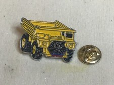 pins CCC BTP signé PIN STORY. camion benne minier tombereau semi remorque 