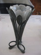 ancien vase verre et métal 