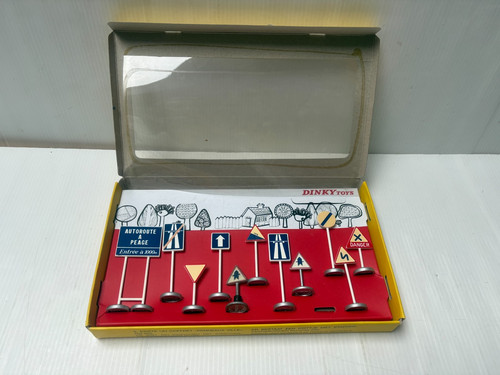 Dinky toys editions atlas 593 - dinky,