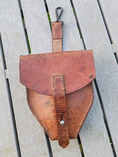 Original étui cuir fauve pour