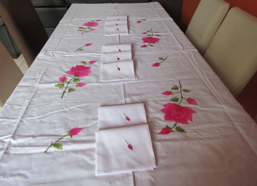 Jolie nappe table blanche - jolie,