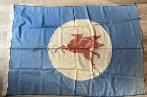 Vintage mobil gas pegasus flag - vintage,