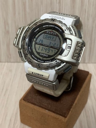 Montre numérique casio pro - numérique,