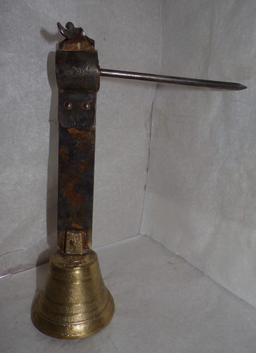 Ancienne cloche porte 7 - de,