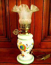 PTTE LAMPE PORC. DÉCOR FLORAL-TULIPE PÂTE DE VERRE COLLERETTE DENTELÉE CLÉ-32 CM