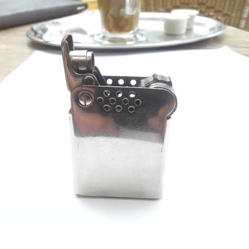 Très rare ancien briquet - rare,