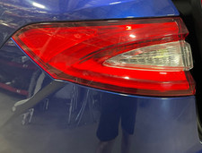 2017 Maserati Levante Drivers Left Tail Light Brake Lamp Assembly Quarter LH 17