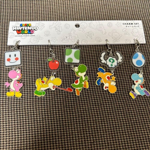 Yoshi charm set keychains - 5,