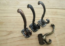 CHAPEAU DE FANTAISIE ORNÉ EN