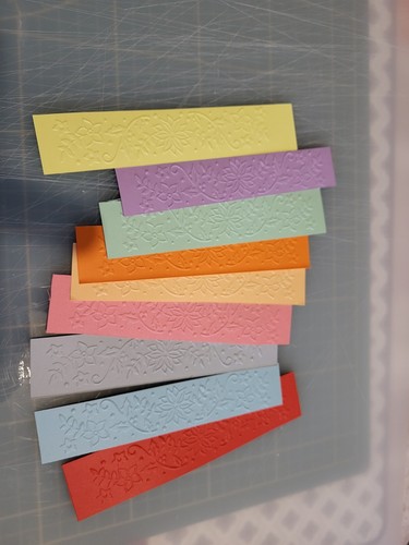 Papier peint frise relief - peint,