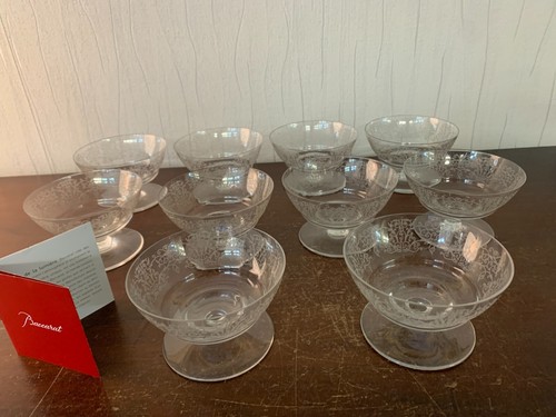 Coupes champagne modèle - à,