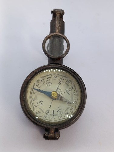 Ancienne boussole militaire - boussole,