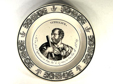 CHOISY-LE-ROI ASSIETTE EN FAIENCE FINE VITELLIUS "EMPEREUR ROMAIN" XIXème