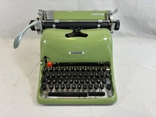 Machine à écrire OLIVETTI