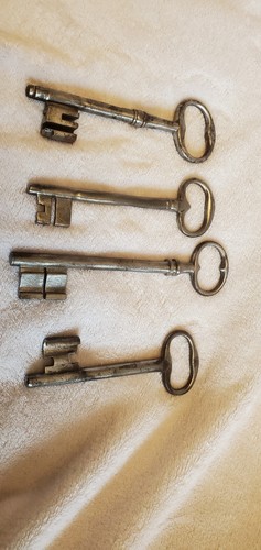 Lot antique wrought iron key - iron,