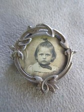 BROCHE PORTE-PHOTO en métal