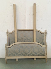 Lit a colonnes de style Louis