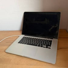MacBook Pro 15" A1398 (EMC 2876) – Core i7 - 16 Go RAM 256 Go SSD Carte mère OK