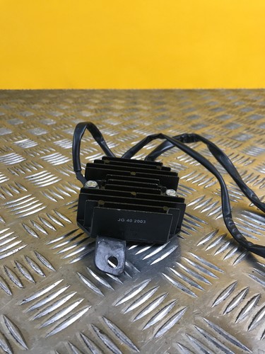 Régulateur tension pour - de,