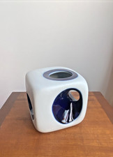 Vase cubique en porcelaine de