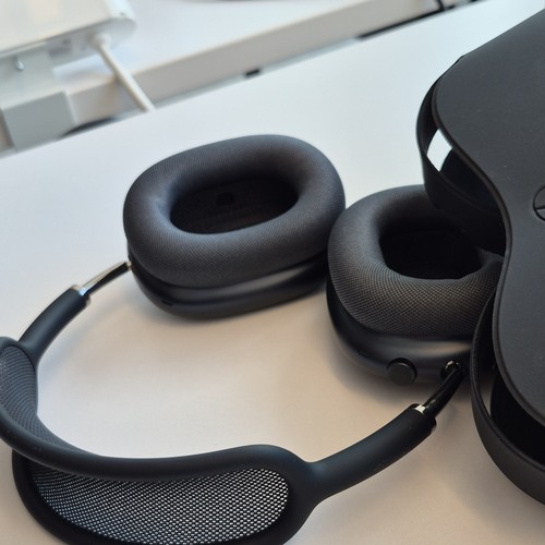 Test item apple airpods - test,