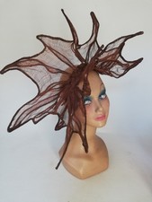 Chapeau cérémonie invitée mariage prix de Diane fascinator marron vintage sisal