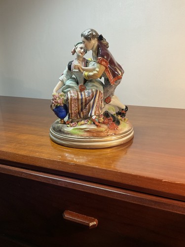 Groupe porcelaine signé - en,