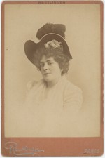 Cabinet circa 1890. Meyrianne Héglon, Belgian opera artist. opera.