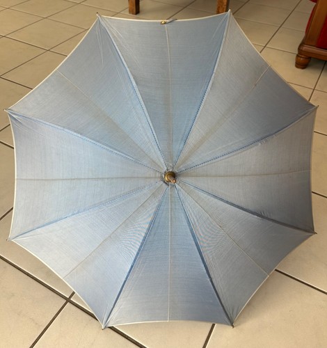 Ancienne ombrelle parapluie