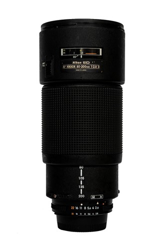 Zoom nikon 200mm one - zoom,