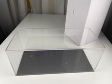 Vitrine acrylique de voiture