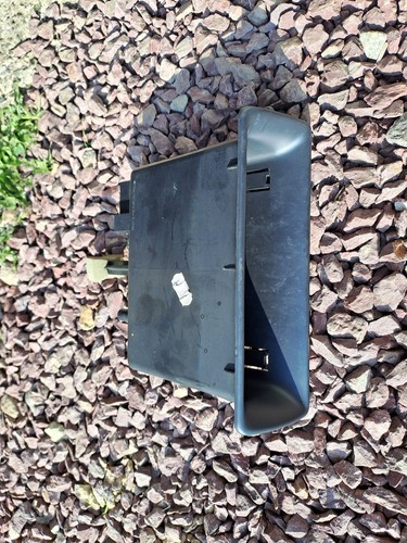 Vide poche centrale cache - vide,