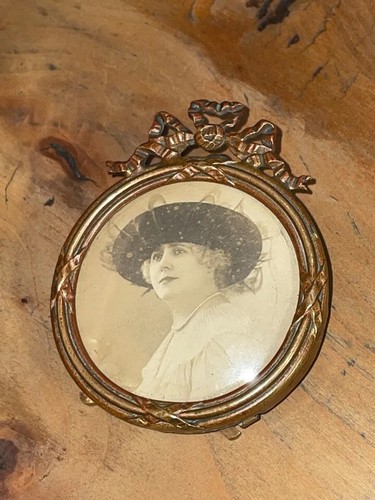 Ancien petit cadre - petit, rond